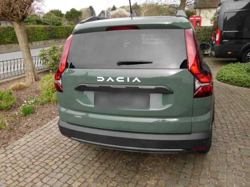Gebraucht Dacia Jogger Extreme 140 PS (102 kW) 2024 Grün Van / Kleinbus