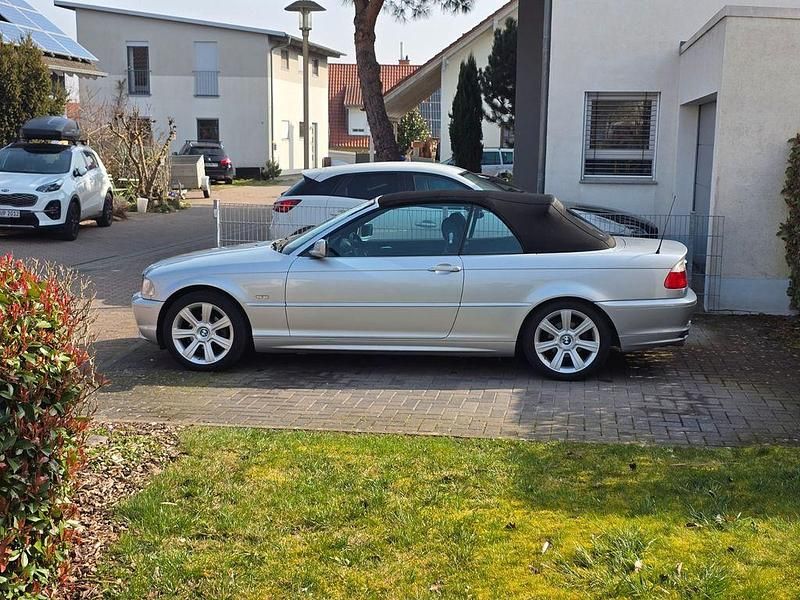 Gebraucht BMW 318 Cabriolet 143 PS (105 kW) 2002 Silber Cabrio