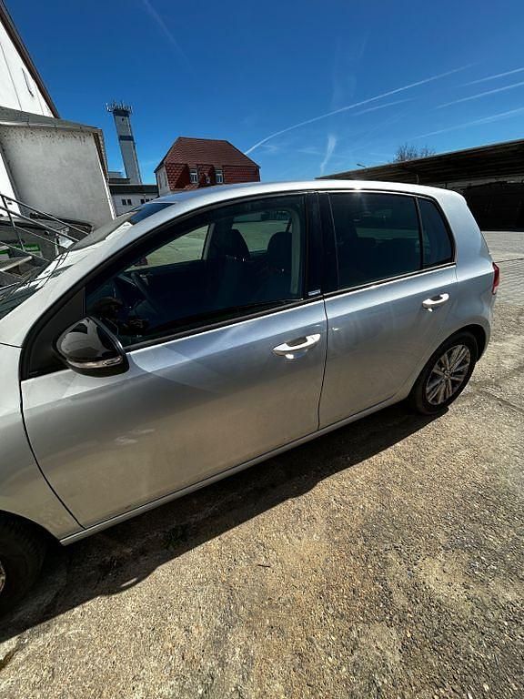 Gebraucht VW Golf VII Style 80 PS (58 kW) 2012 Silber Limousine