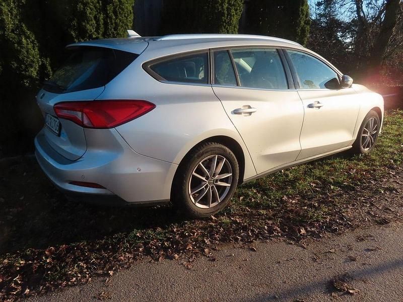 Brugt Ford Focus Cool & Connect 120 HK (88 kW) 2019 Sølv Sedan