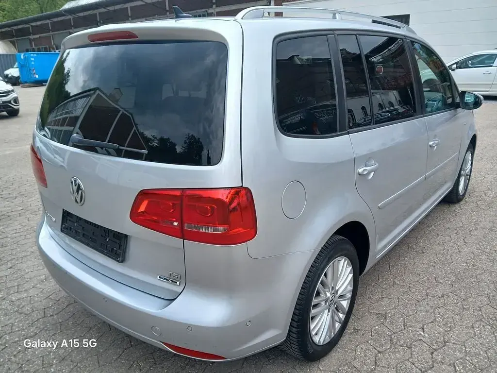 Gebraucht VW Touran Cup 105 PS (77 kW) 2014 Silber Van / Kleinbus