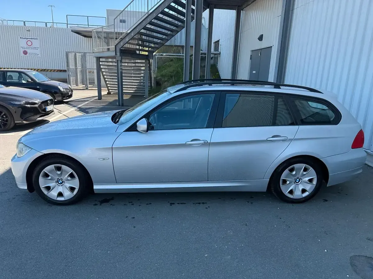 Second-hand BMW 320 170 CP (125 kW) 2009 Argintiu Break