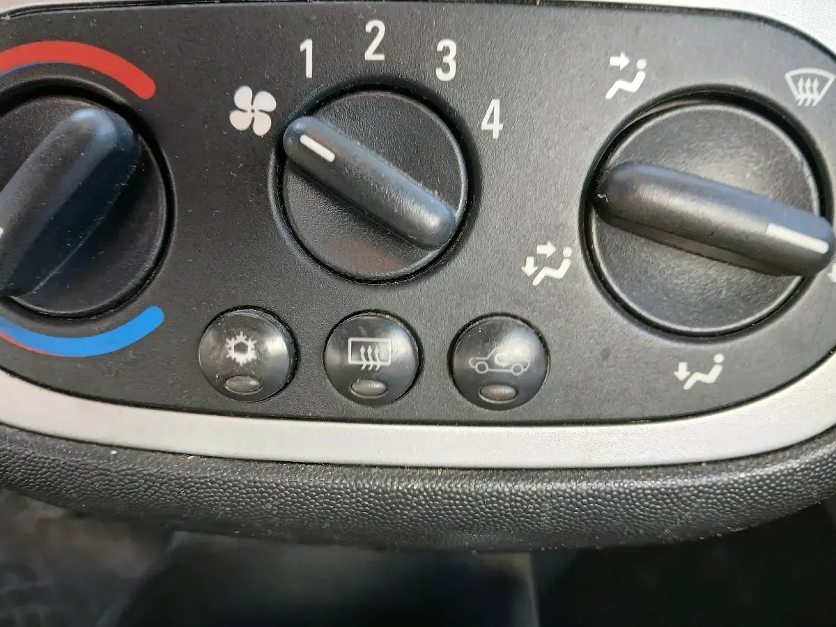Gebraucht Opel Combo 75 PS (55 kW) 2005 Violet Van / Kleinbus