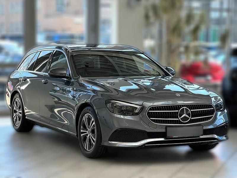 Diverse metallic Gebraucht 2021 Mercedes E200 | 36.010 € (Guter Preis) - Bild 1/1