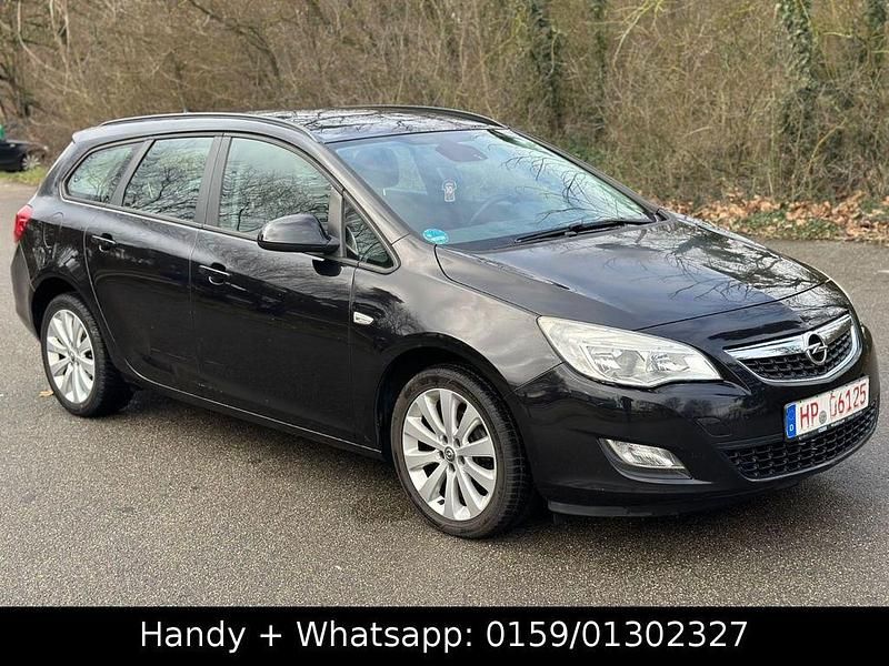 Gebraucht Opel Astra Edition 120 PS (88 kW) 2011 Schwarz Kombi
