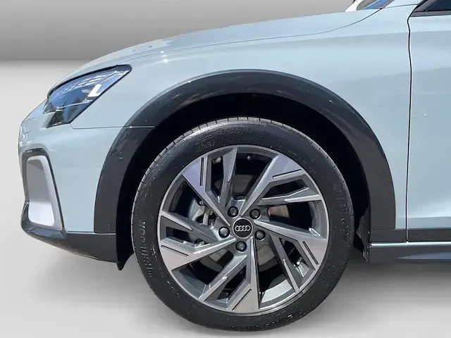 Gebraucht Audi A3 Comfort 150 PS (110 kW) 2026 Pfeilgrau perleffekt