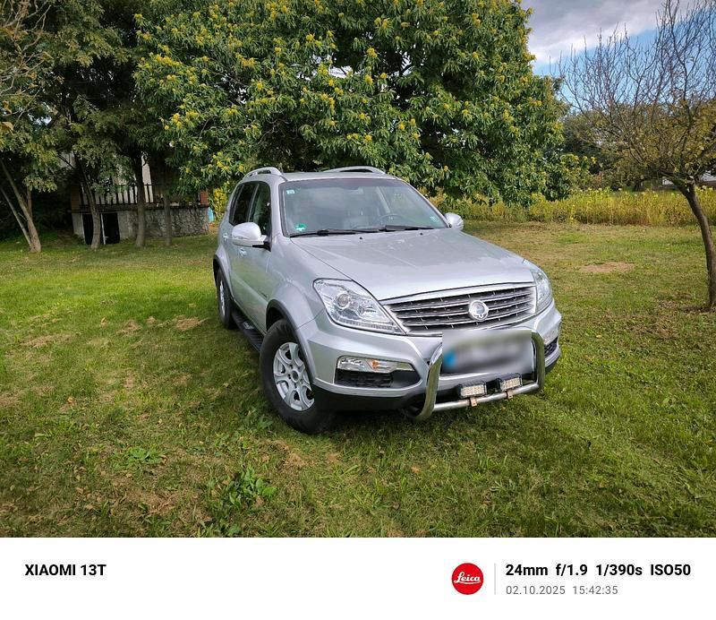 Silber Gebraucht 2016 Ssangyong / KGM Rexton SUV | 11.490 € - Bild 1/4