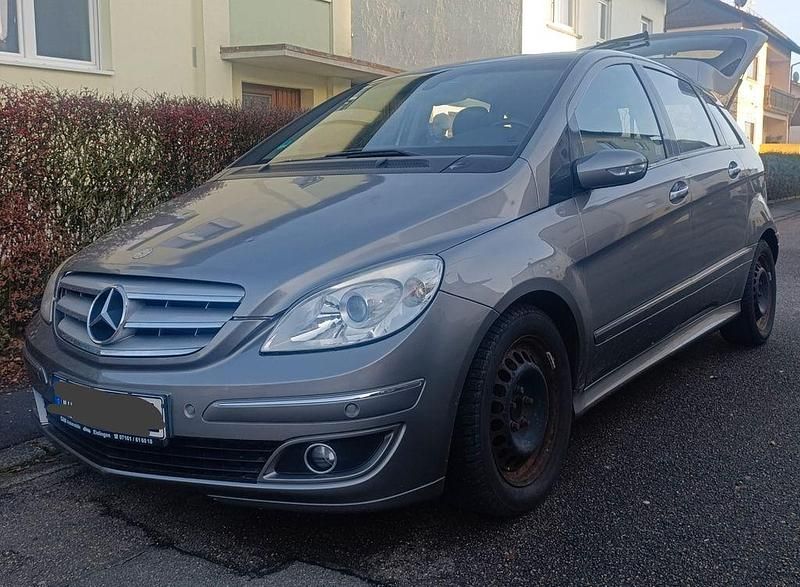 Grau Gebraucht 2006 Mercedes 200 Van / Kleinbus | 4.400 € (Superpreis) - Bild 1/4