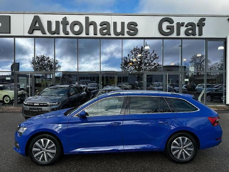 Gebraucht Skoda Superb Style 150 PS (110 kW) 2022 Blau Kombi