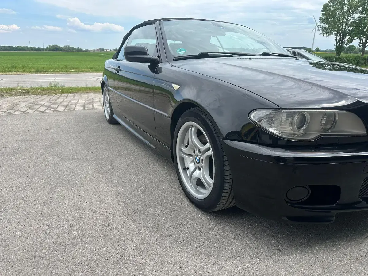 Gebraucht BMW 325 Cabriolet Sport Line 192 PS (141 kW) 2004 Schwarz Cabrio