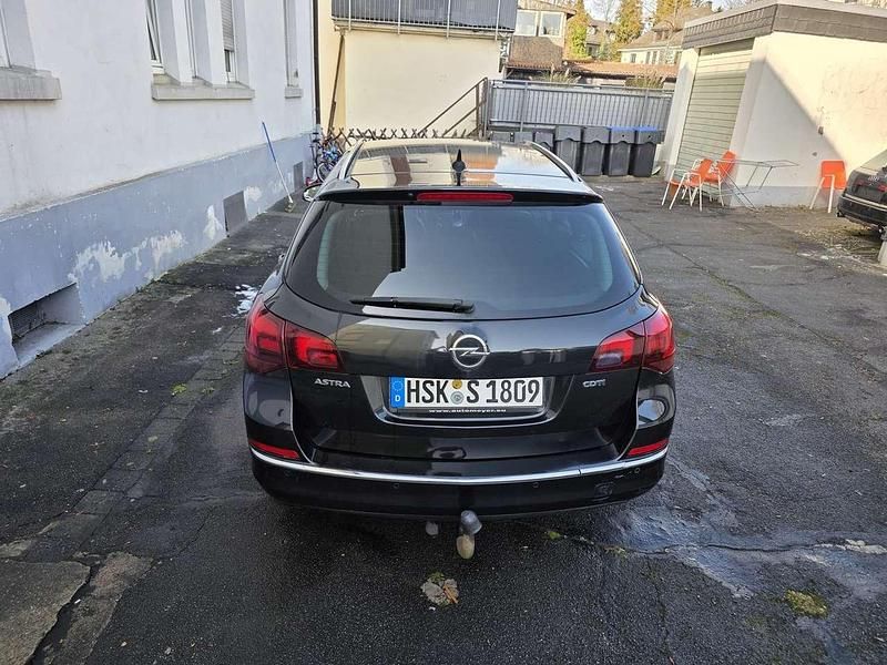 Gebraucht Opel Astra Exklusiv 131 PS (96 kW) 2014 Schwarz Kombi