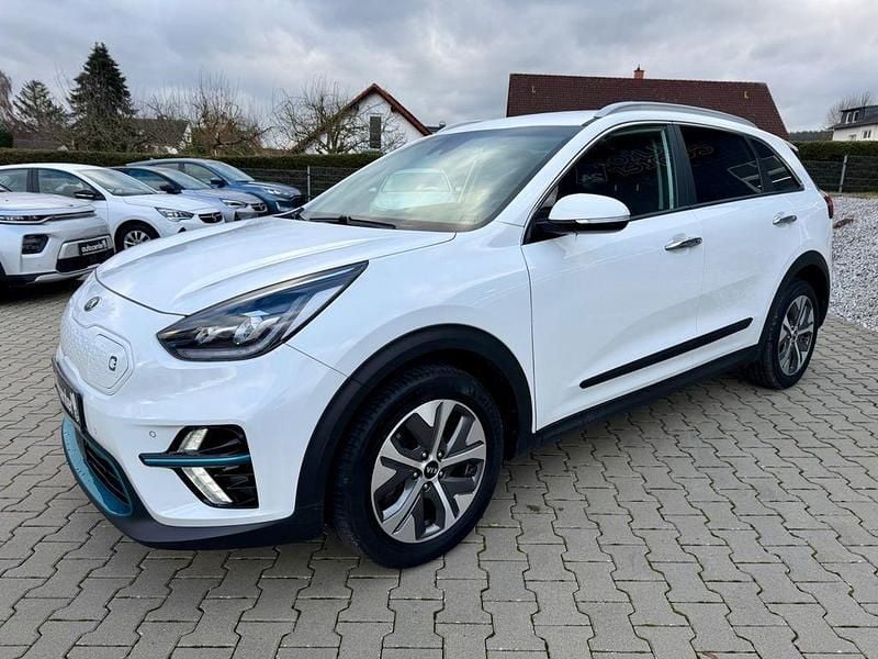 Gebraucht Kia e-Niro Spirit 150 kW (204 PS) 2022 Weiß SUV