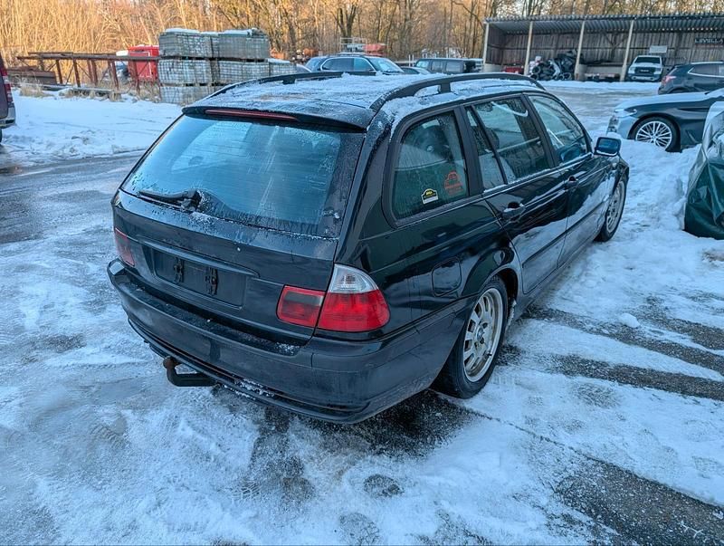 Gebraucht BMW 320 150 PS (110 kW) 2002 Schwarz Kombi