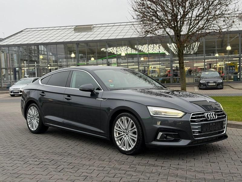 Grau Gebraucht 2019 Audi A5 Sportback Kleinwagen | 26.500 € (Guter Preis) - Bild 1/4