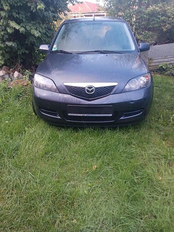 Blau Gebraucht 2006 Mazda 2 Kleinwagen | 444 € (Superpreis) - Bild 1/4