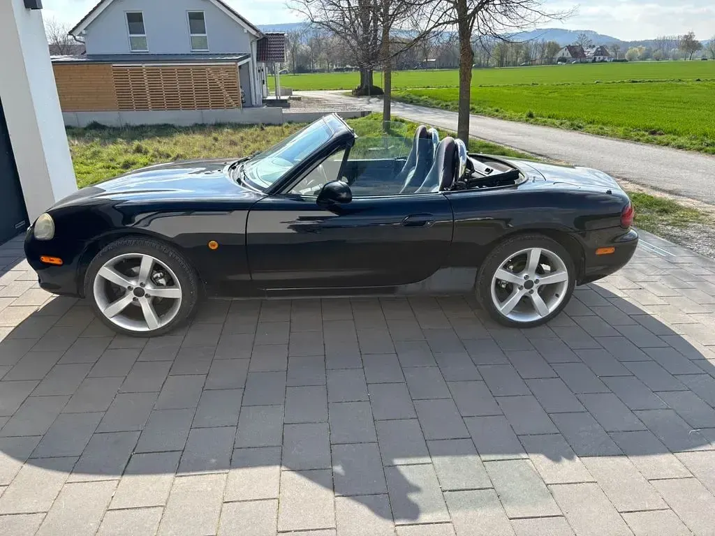 Usata Mazda MX5 110 CV (80 kW) 2001 Nero Cabrio
