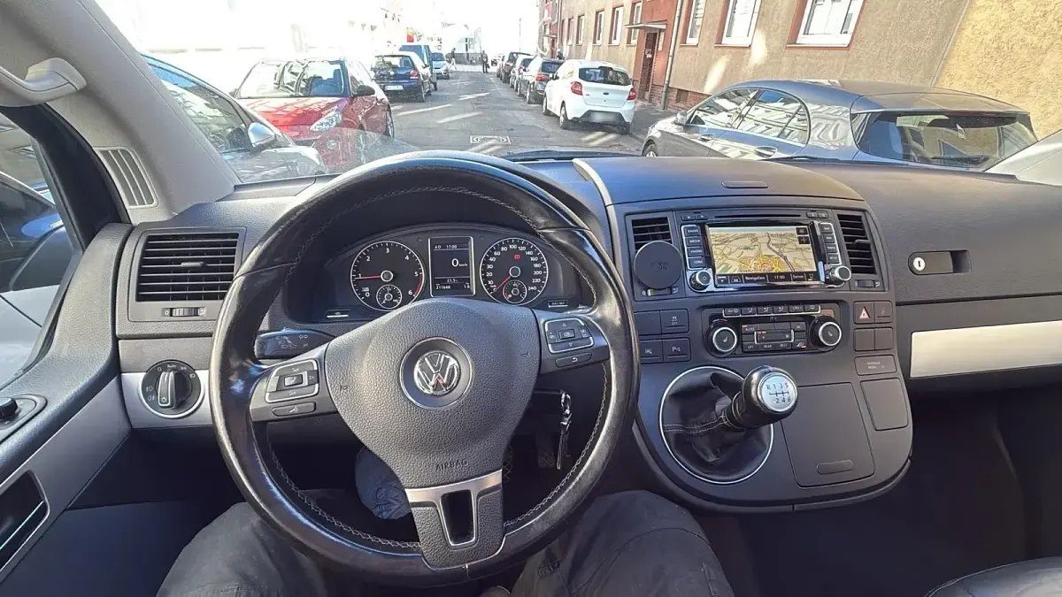 Second-hand VW T5 Team 179 CP (131 kW) 2011 Negru Van
