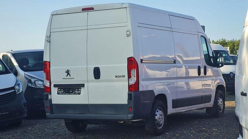 Gebraucht Peugeot Boxer Comfort 131 PS (96 kW) 2017 Lack weiss banquise/deckende l Van