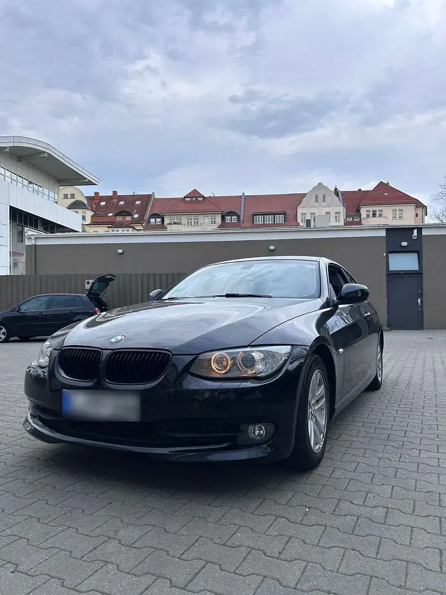 Używany BMW 318 143 KM (105 kW) 2012 Czarny Coupe