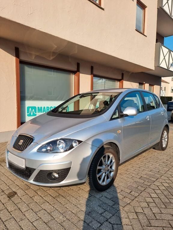 Gebraucht Seat Altea 105 PS (77 kW) 2011 Silber Van / Kleinbus