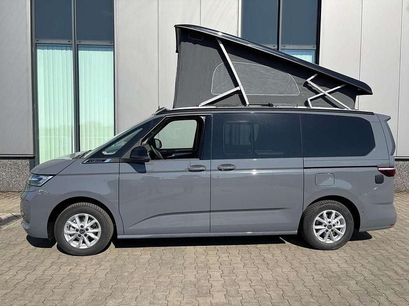 Puregrey / dach: deepblack perleffekt Neu 2025 VW California California Van | 65.584 € (Superpreis) - Bild 1/4