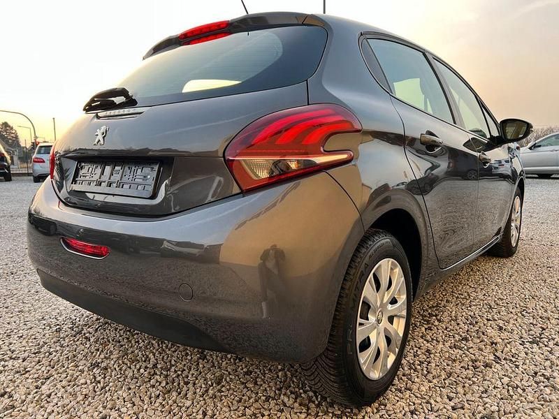 Gebraucht Peugeot 208 83 PS (61 kW) 2019 Grau Kleinwagen