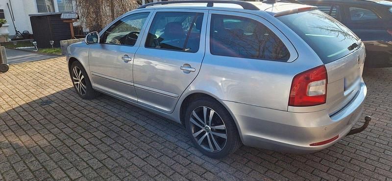Gebraucht Skoda Octavia 105 PS (77 kW) 2013 Silber Kombi
