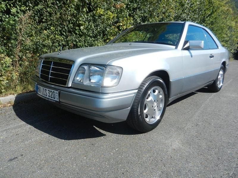 Gebraucht Mercedes E320 220 PS (161 kW) 1997 Silber Coupé