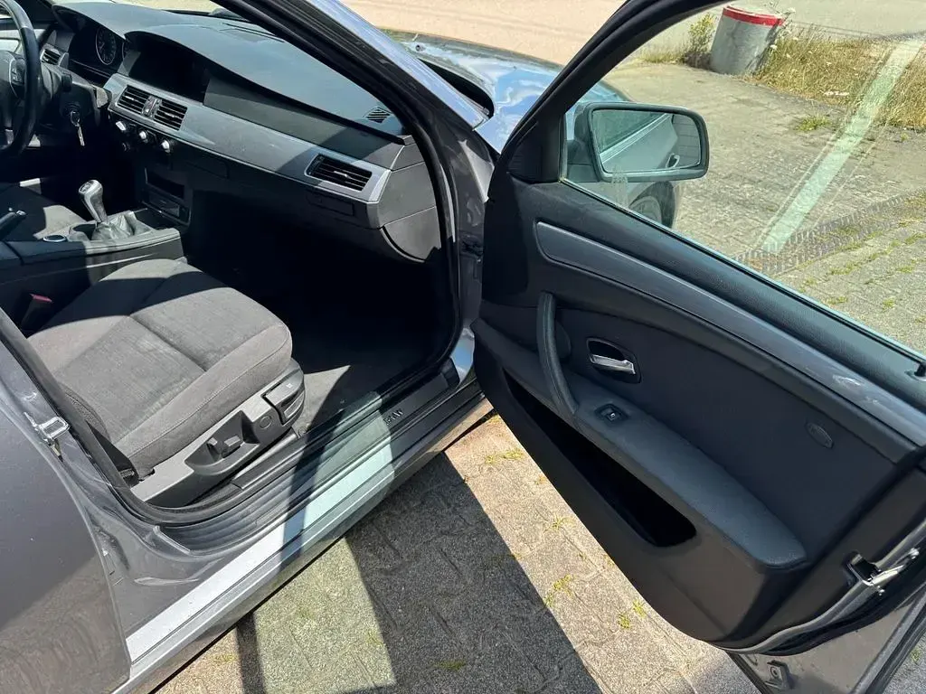 Usata BMW 520 177 CV (130 kW) 2007 Grigio Station wagon