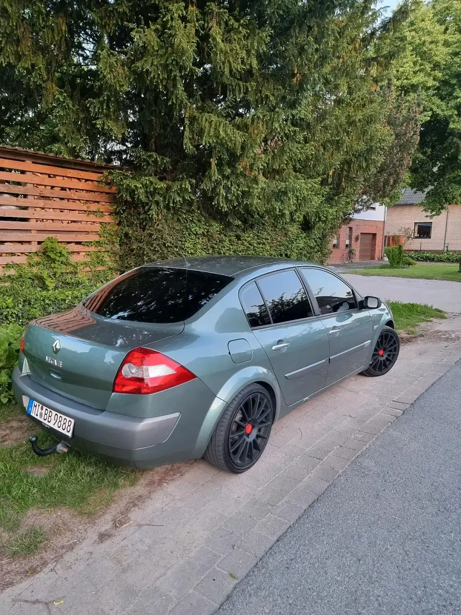 Gebraucht Renault Mégane 113 PS (83 kW) 2004 Grün Limousine