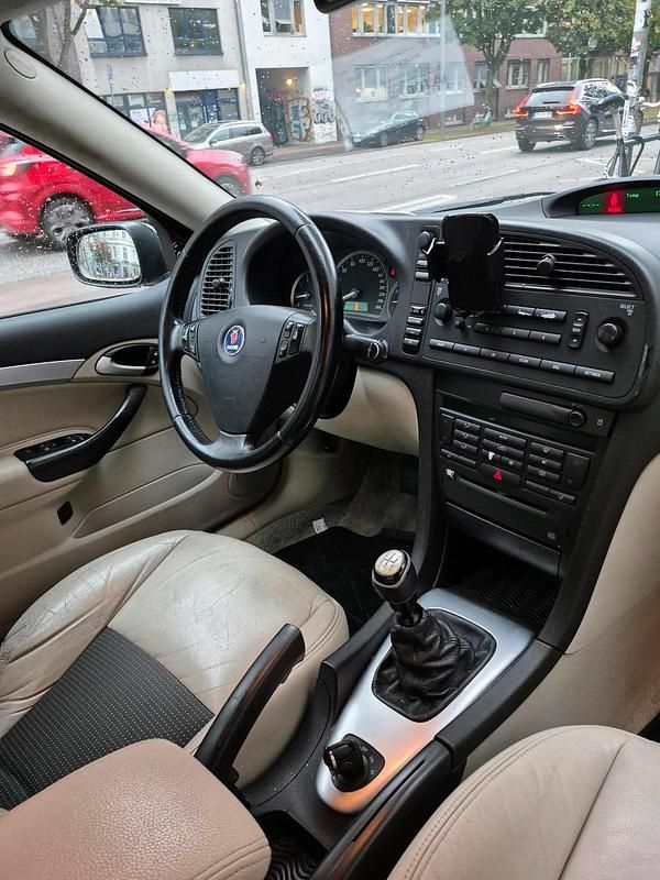 Blau Gebraucht 2005 Saab 9-3 Limousine | 2.500 € (Fairer Preis) - Bild 1/4