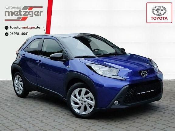 Juniper blue metallic Gebraucht 2024 Toyota Aygo Team Kleinwagen | 17.590 € (Fairer Preis) - Bild 1/4
