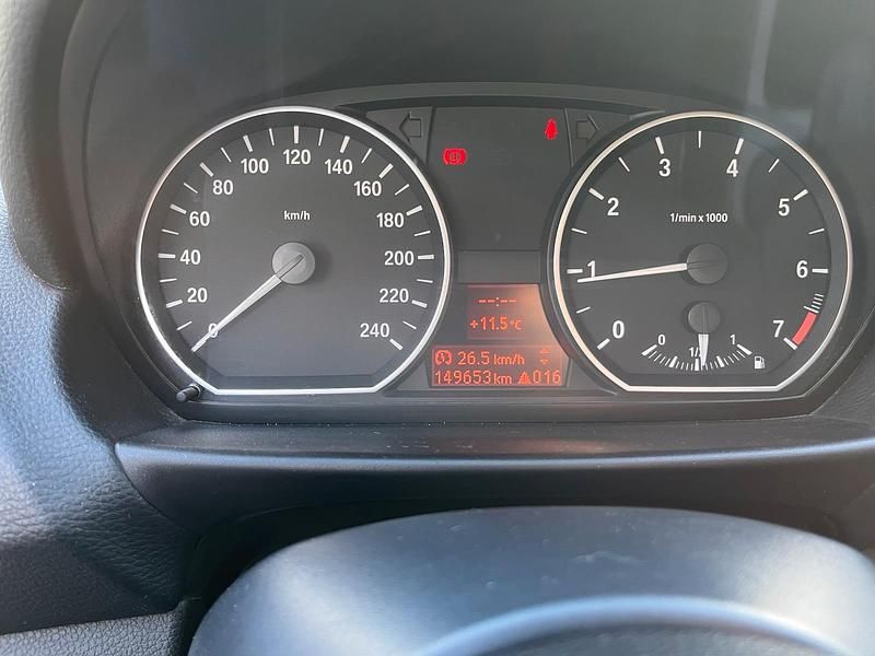 Gebraucht BMW 118 143 PS (105 kW) 2009 Schwarz Kleinwagen