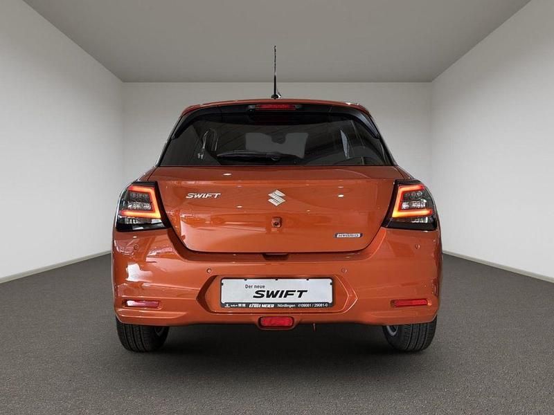 Neu Suzuki Swift Comfort+ 83 PS (61 kW) 2025 Orange Limousine