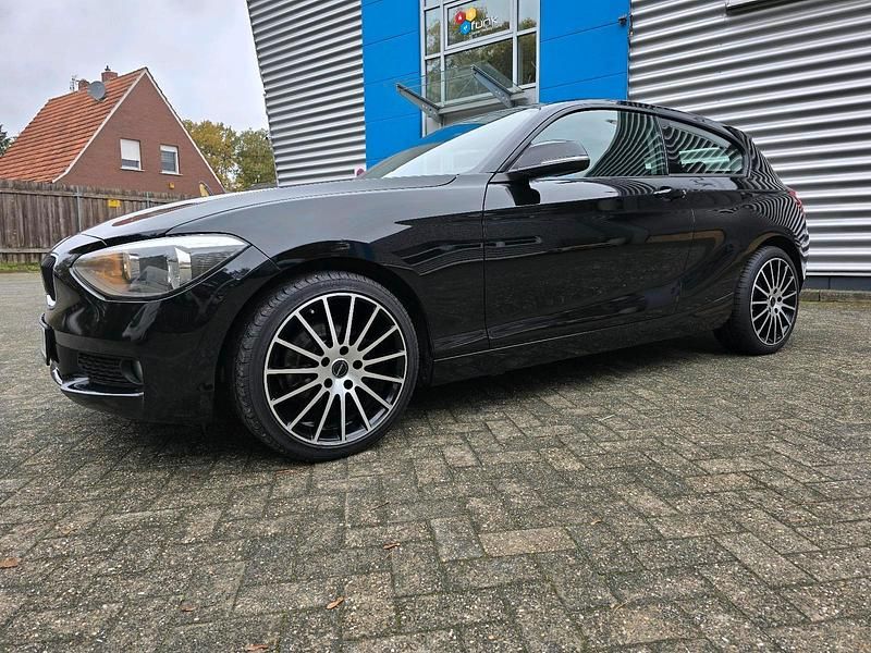 Gebraucht BMW 114 95 PS (69 kW) 2013 Schwarz Kleinwagen