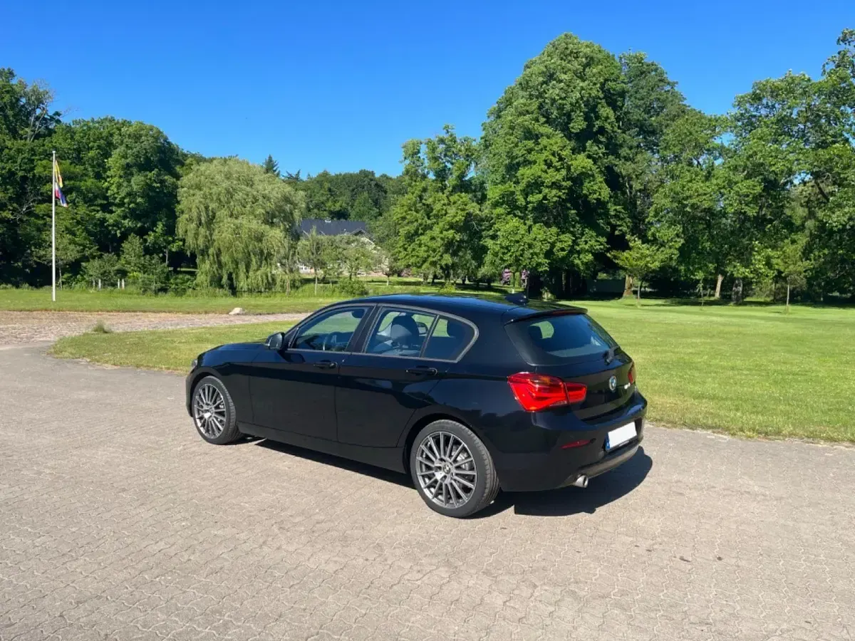 Gebraucht BMW 116 116 PS (85 kW) 2016 Schwarz Kleinwagen