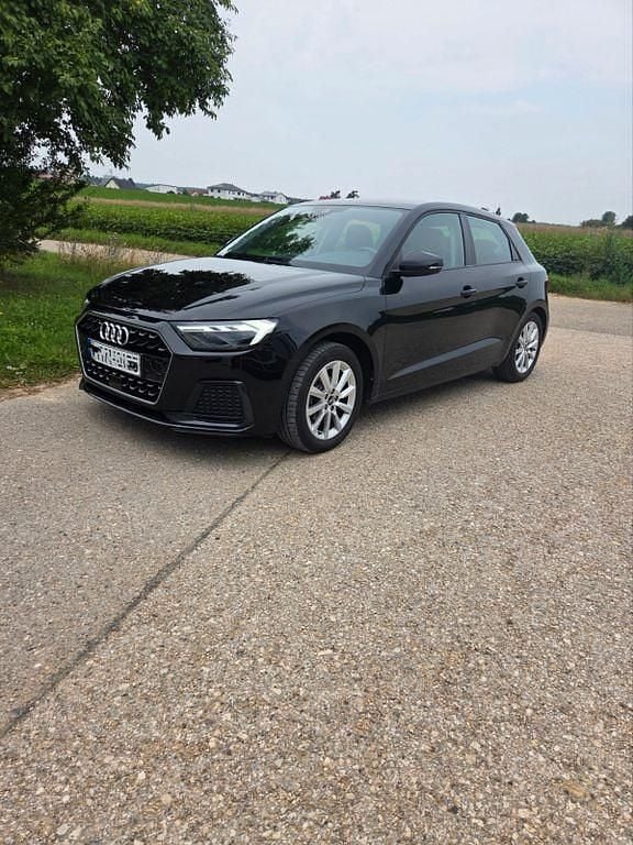 Schwarz Gebraucht 2021 Audi A1 Sportback Advanced Kleinwagen | 18.500 € (Fairer Preis) - Bild 1/4