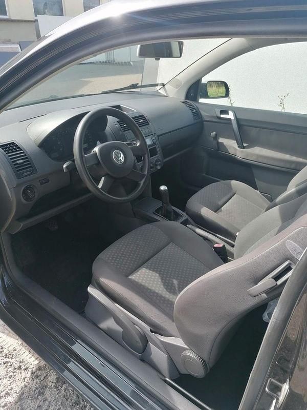 Gebraucht VW Polo Basis 64 PS (47 kW) 2003 Schwarz Limousine