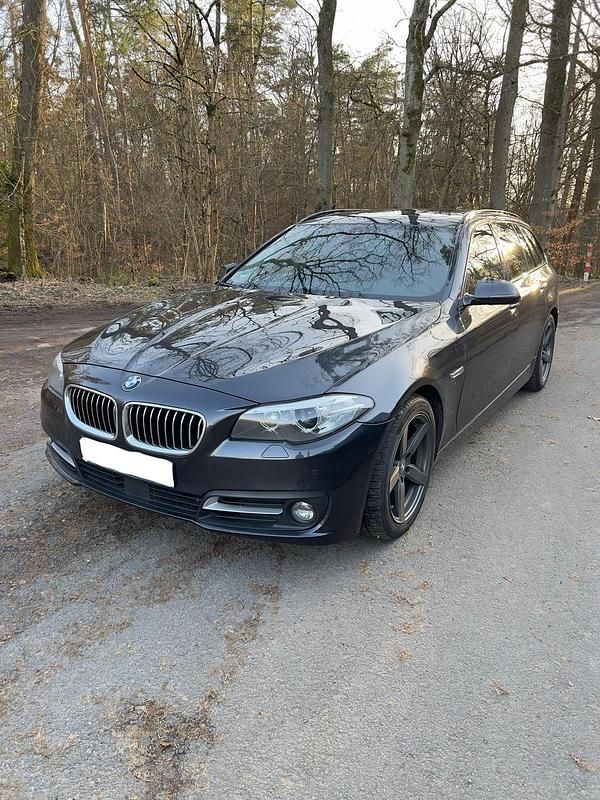 Gebraucht BMW 530 258 PS (189 kW) 2015 Grau Limousine
