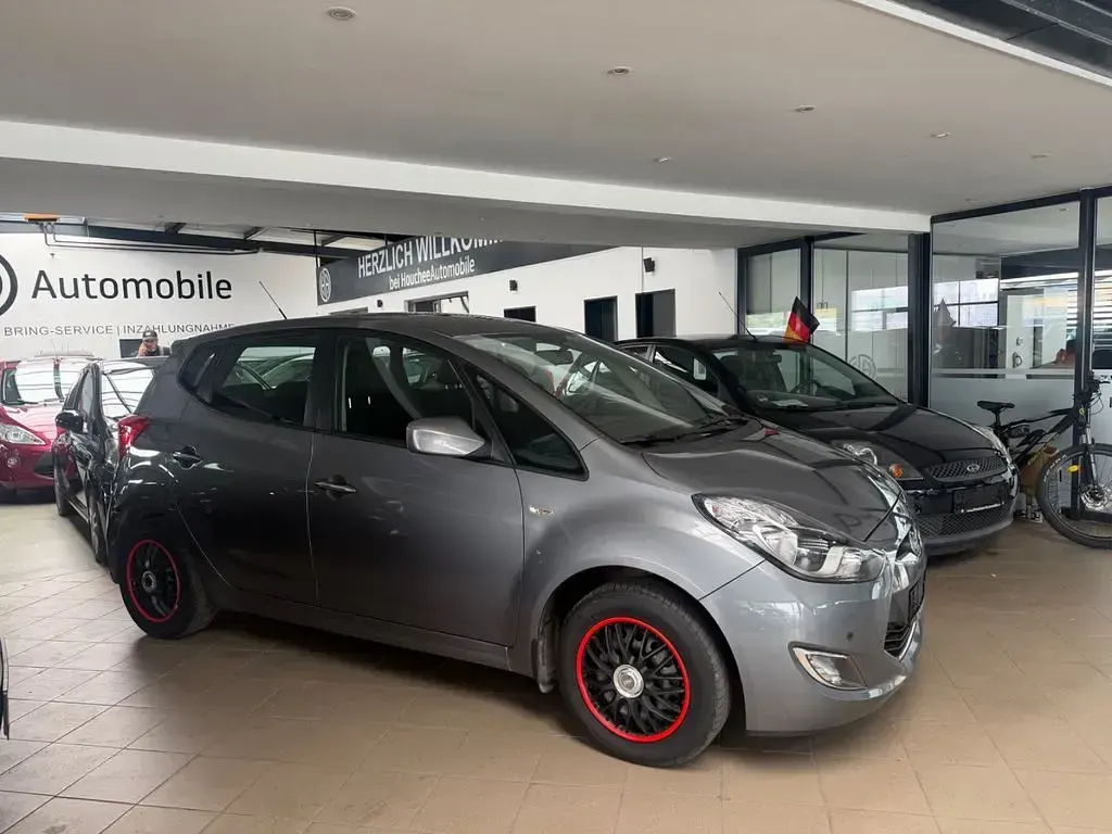 Gebraucht Hyundai ix20 125 PS (91 kW) 2013 Grau Kleinwagen