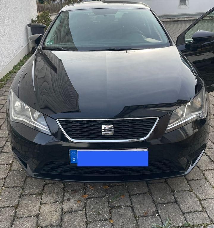 Schwarz Gebraucht 2016 Seat Leon Reference Limousine | 6.000 € (Guter Preis) - Bild 1/4
