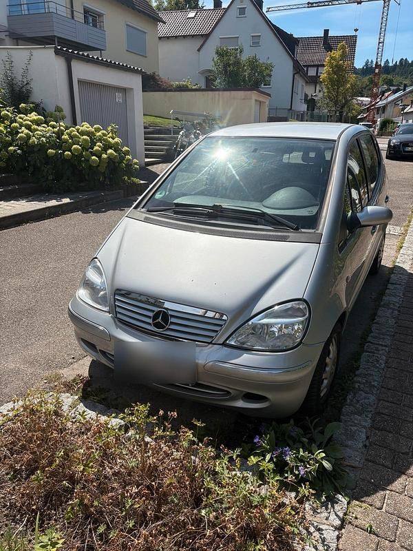 Silber Gebraucht 2002 Mercedes A170 Van / Kleinbus | 1.399 € (Etwas zu teuer) - Bild 1/4