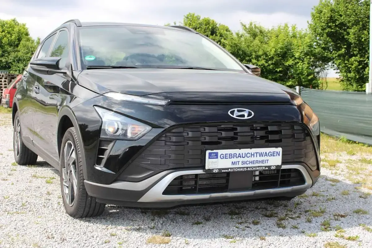 Gebraucht Hyundai Bayon Select 101 PS (74 kW) 2021 Phantom black SUV