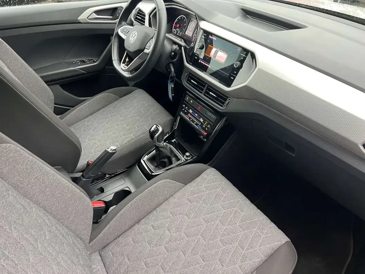 Używany VW T-Cross Move 95 KM (69 kW) 2023 Szary SUV