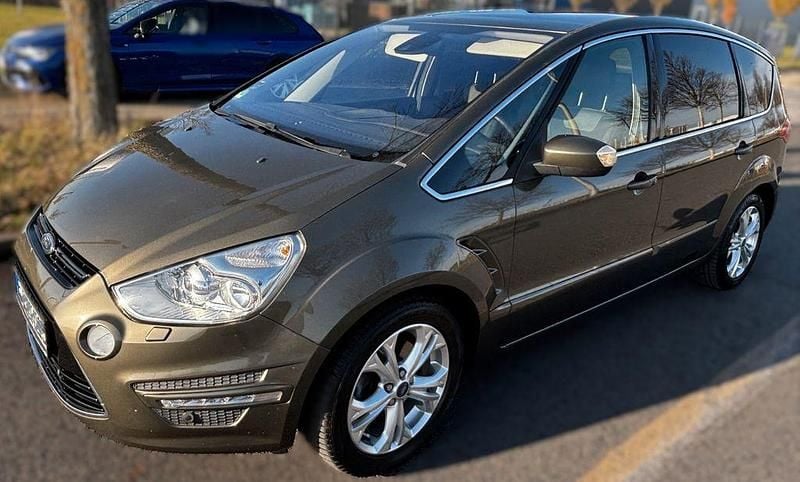 Gebraucht Ford S-MAX Titanium 163 PS (119 kW) 2013 Grün Van / Kleinbus