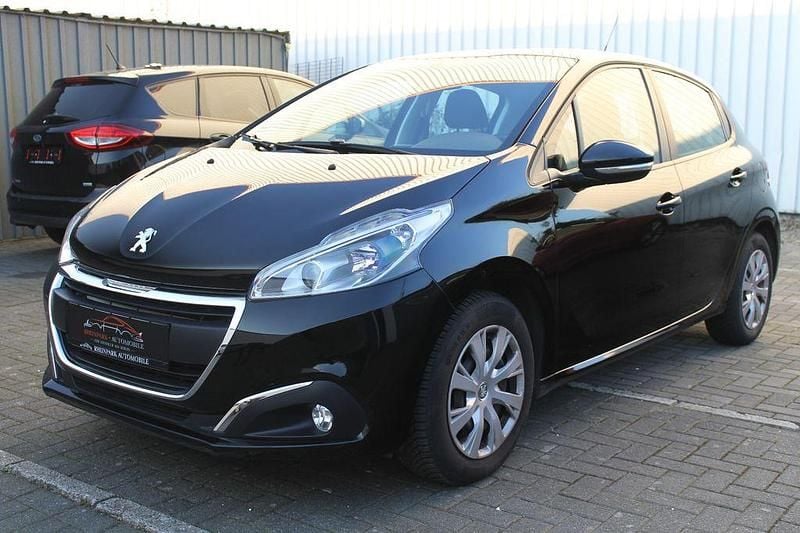 Second-hand Peugeot 208 Active 82 CP (60 kW) 2017 Negru Hatchback