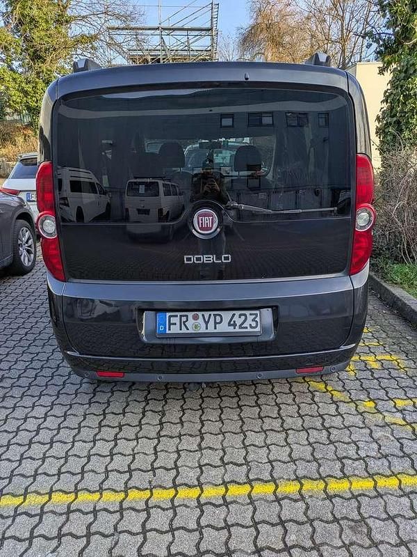 Gebraucht Fiat Doblò 105 PS (77 kW) 2014 Schwarz Van / Kleinbus