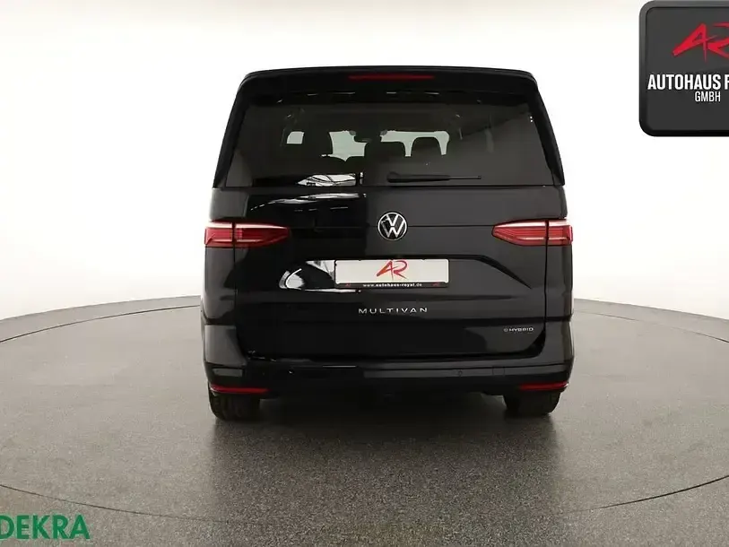 Gebraucht VW Multivan 218 PS (160 kW) 2022 Deep black Van / Kleinbus