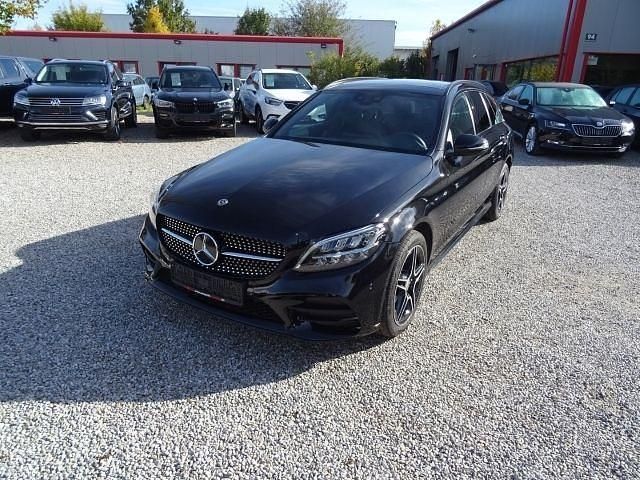 Obsidianschwarz metalliclack Gebraucht 2020 Mercedes C200 Sport Kombi | 28.990 € (Etwas zu teuer) - Bild 1/4