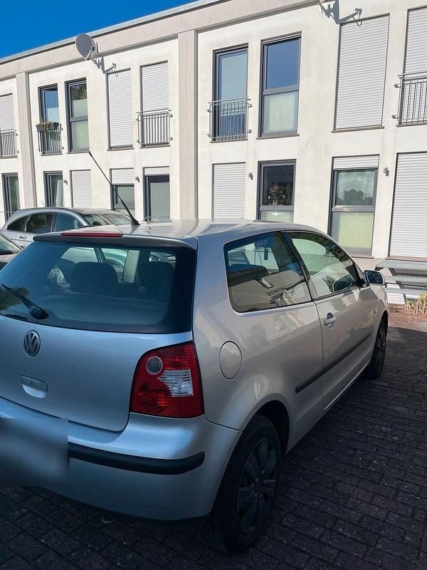 Used VW Polo 75 HP (55 kW) 2003 Silver Hatchback